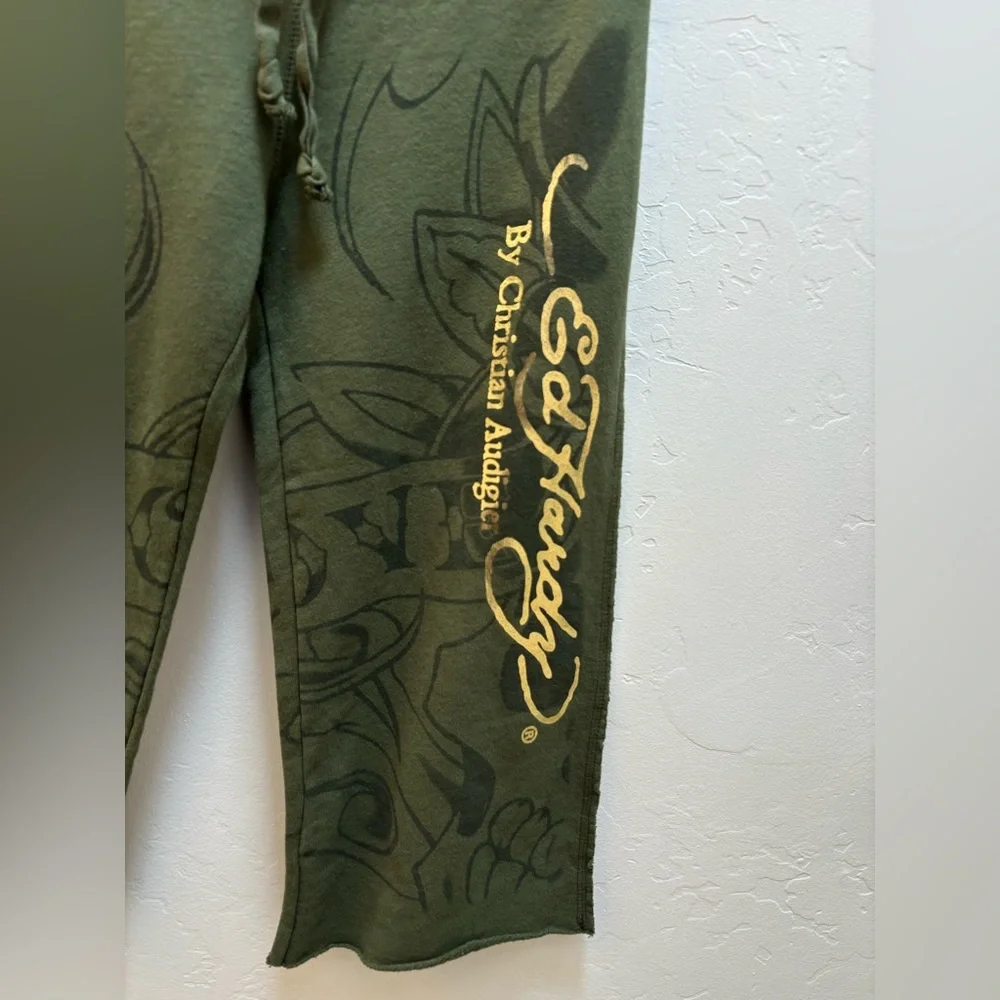 Ed Hardy Olive Green Graphic Capri Sweatpants with Tattoo Print - Picture 3 of 10